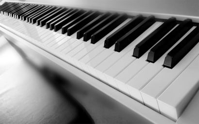 Vicki Lyons - Piano